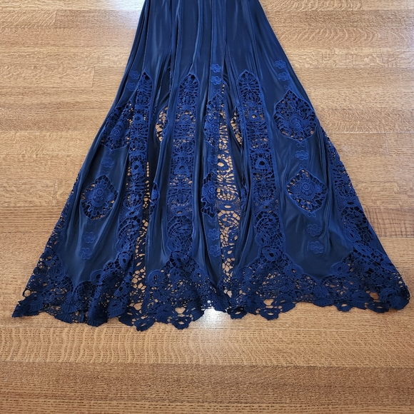 SKY Truls Super Sexy Lace GOWN, Navy Sz M/L - Picture 14 of 17